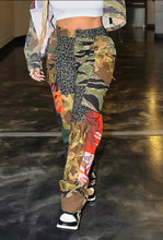 Load image into Gallery viewer, Camo pants
